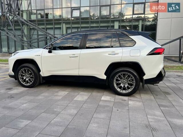 Тойота РАВ 4 2020 в Полтаве на Automoto.ua Белый Тойота РАВ 4, объемом двигателя 2.49 л и пробегом 81 тыс. км за 34000 $, фото 2 на Automoto.ua