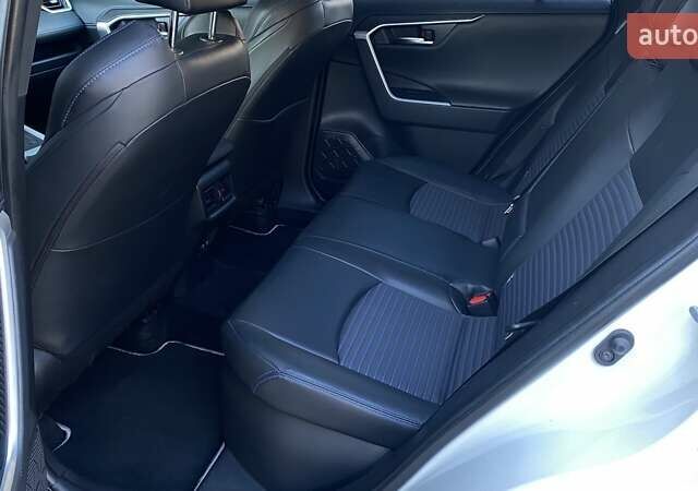 Білий Тойота РАВ 4, об'ємом двигуна 2.49 л та пробігом 120 тис. км за 34020 $, фото 9 на Automoto.ua