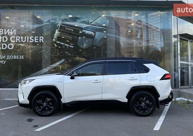 Белый Тойота РАВ 4, объемом двигателя 2.49 л и пробегом 132 тыс. км за 33159 $, фото 2 на Automoto.ua
