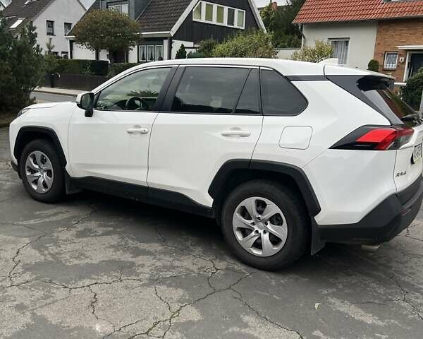 Белый Тойота РАВ 4, объемом двигателя 1.99 л и пробегом 70 тыс. км за 24000 $, фото 2 на Automoto.ua