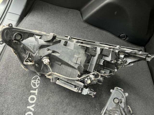 Білий Тойота РАВ 4, об'ємом двигуна 0 л та пробігом 100 тис. км за 816 $, фото 4 на Automoto.ua