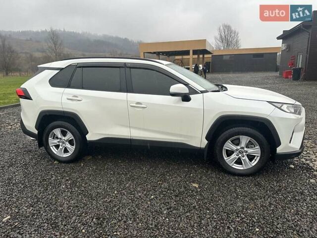 Белый Тойота РАВ 4, объемом двигателя 2.49 л и пробегом 8 тыс. км за 30500 $, фото 1 на Automoto.ua