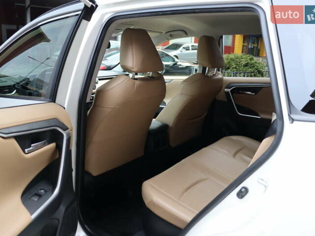 Білий Тойота РАВ 4, об'ємом двигуна 2.49 л та пробігом 95 тис. км за 37900 $, фото 34 на Automoto.ua