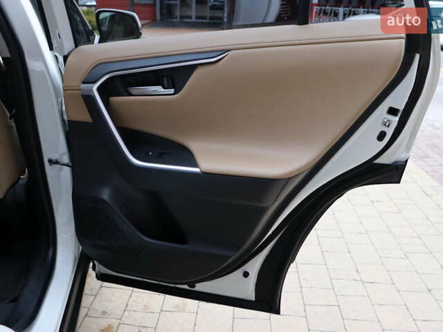 Білий Тойота РАВ 4, об'ємом двигуна 2.49 л та пробігом 95 тис. км за 37900 $, фото 44 на Automoto.ua