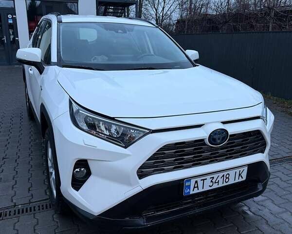 Белый Тойота РАВ 4, объемом двигателя 2.49 л и пробегом 334 тыс. км за 27499 $, фото 1 на Automoto.ua