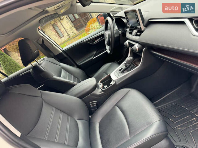 Белый Тойота РАВ 4, объемом двигателя 2.49 л и пробегом 78 тыс. км за 28500 $, фото 44 на Automoto.ua