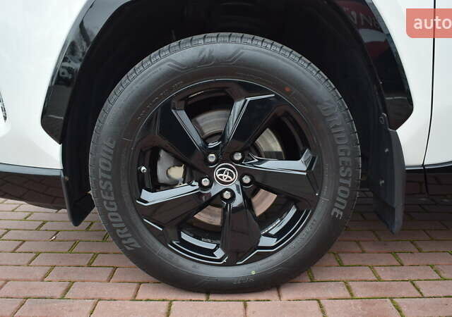 Білий Тойота РАВ 4, об'ємом двигуна 2.49 л та пробігом 132 тис. км за 31200 $, фото 12 на Automoto.ua