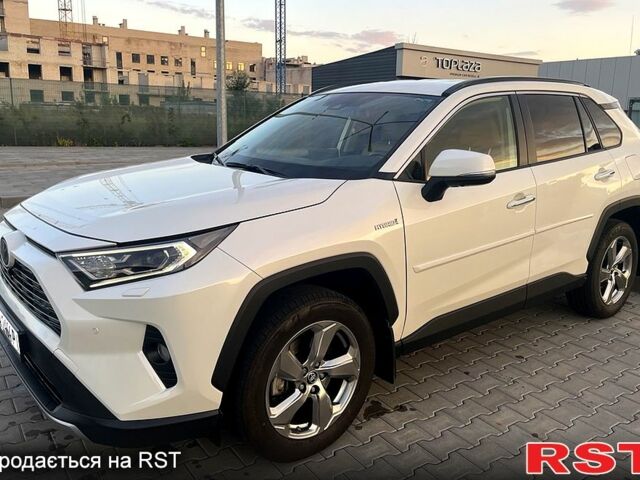 Белый Тойота РАВ 4, объемом двигателя 2.5 л и пробегом 45 тыс. км за 32000 $, фото 1 на Automoto.ua