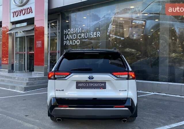 Білий Тойота РАВ 4, об'ємом двигуна 2.49 л та пробігом 120 тис. км за 34020 $, фото 3 на Automoto.ua