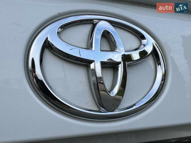 Білий Тойота РАВ 4, об'ємом двигуна 1.99 л та пробігом 76 тис. км за 22500 $, фото 19 на Automoto.ua