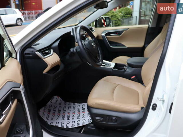 Білий Тойота РАВ 4, об'ємом двигуна 2.49 л та пробігом 95 тис. км за 37900 $, фото 14 на Automoto.ua