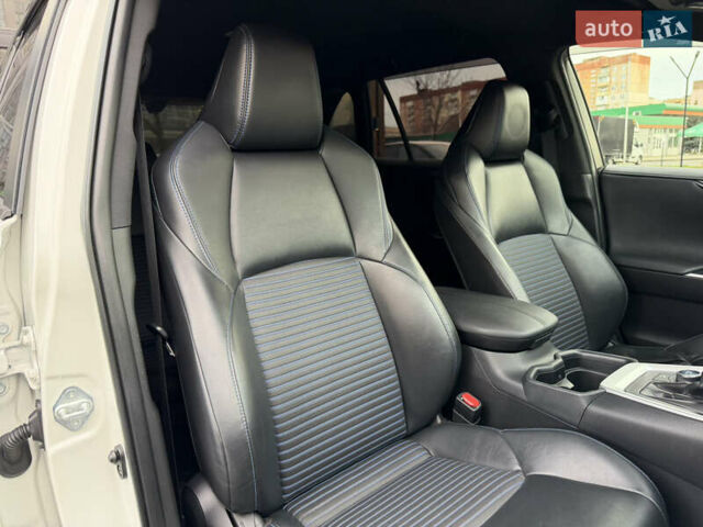 Белый Тойота РАВ 4, объемом двигателя 2.5 л и пробегом 118 тыс. км за 34000 $, фото 47 на Automoto.ua