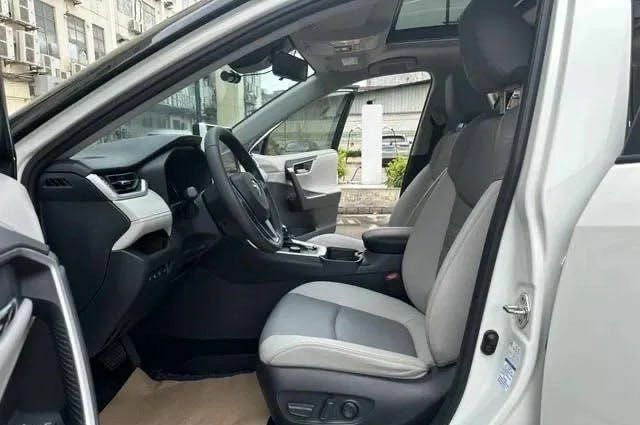 Белый Тойота РАВ 4, объемом двигателя 2.5 л и пробегом 98 тыс. км за 16800 $, фото 7 на Automoto.ua