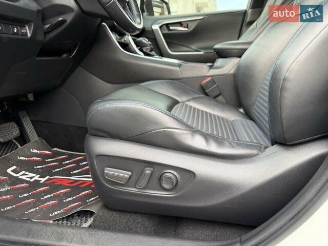 Белый Тойота РАВ 4, объемом двигателя 2.5 л и пробегом 118 тыс. км за 34000 $, фото 28 на Automoto.ua