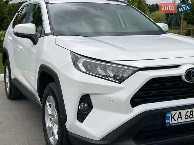 Белый Тойота РАВ 4, объемом двигателя 2.49 л и пробегом 140 тыс. км за 36000 $, фото 2 на Automoto.ua