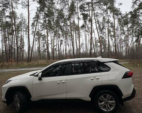 Белый Тойота РАВ 4, объемом двигателя 2 л и пробегом 47 тыс. км за 25000 $, фото 4 на Automoto.ua