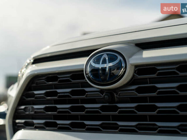 Белый Тойота РАВ 4, объемом двигателя 2.49 л и пробегом 119 тыс. км за 33900 $, фото 16 на Automoto.ua