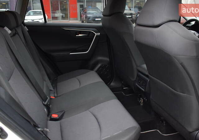 Белый Тойота РАВ 4, объемом двигателя 2.49 л и пробегом 166 тыс. км за 26900 $, фото 6 на Automoto.ua