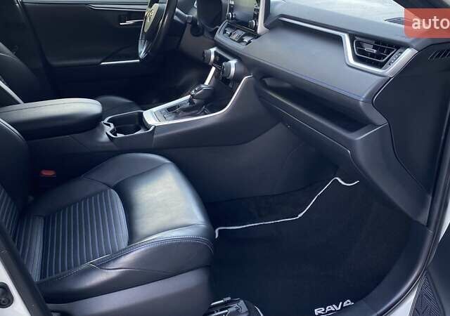 Белый Тойота РАВ 4, объемом двигателя 2.49 л и пробегом 132 тыс. км за 33159 $, фото 5 на Automoto.ua