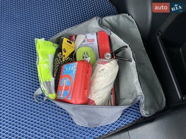 Белый Тойота РАВ 4, объемом двигателя 2.5 л и пробегом 88 тыс. км за 34999 $, фото 55 на Automoto.ua