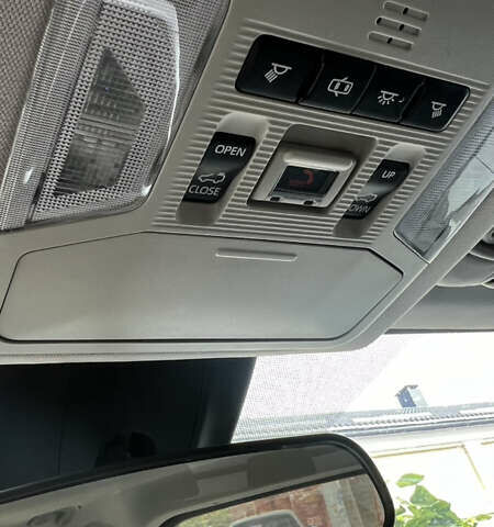 Білий Тойота РАВ 4, об'ємом двигуна 2.49 л та пробігом 75 тис. км за 28000 $, фото 19 на Automoto.ua