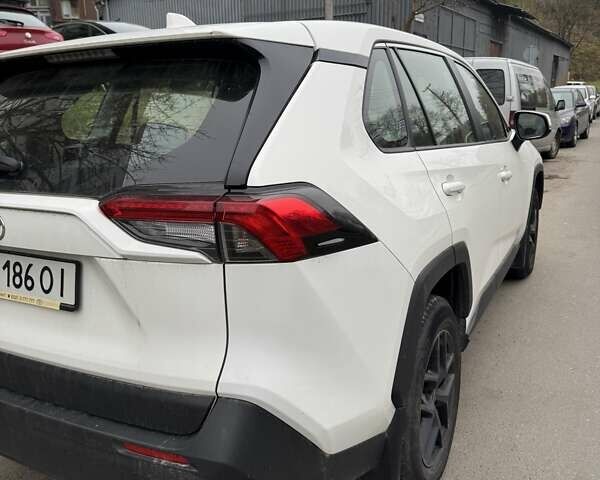 Белый Тойота РАВ 4, объемом двигателя 1.99 л и пробегом 144 тыс. км за 25000 $, фото 2 на Automoto.ua