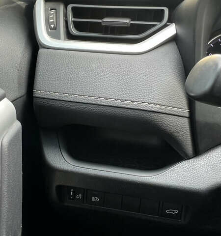 Білий Тойота РАВ 4, об'ємом двигуна 2.49 л та пробігом 75 тис. км за 28000 $, фото 18 на Automoto.ua