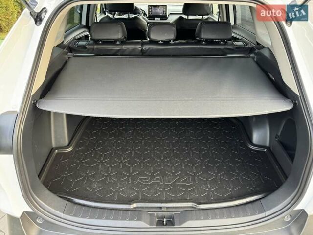 Білий Тойота РАВ 4, об'ємом двигуна 1.99 л та пробігом 76 тис. км за 22500 $, фото 75 на Automoto.ua