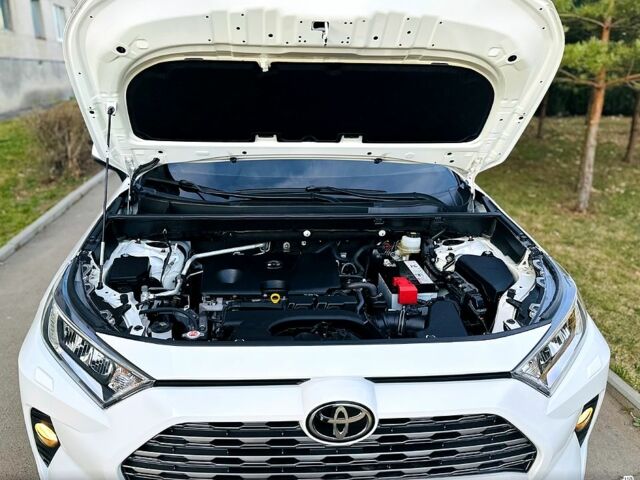 Белый Тойота РАВ 4, объемом двигателя 2 л и пробегом 155 тыс. км за 25550 $, фото 6 на Automoto.ua