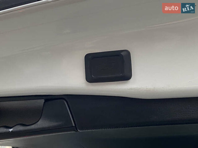 Белый Тойота РАВ 4, объемом двигателя 1.99 л и пробегом 108 тыс. км за 29899 $, фото 16 на Automoto.ua