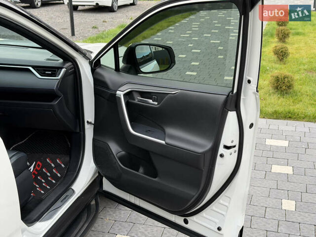 Белый Тойота РАВ 4, объемом двигателя 2.5 л и пробегом 118 тыс. км за 34000 $, фото 44 на Automoto.ua