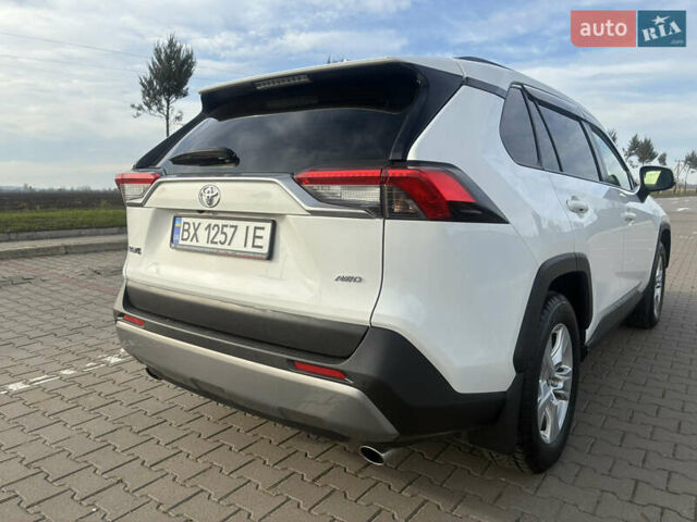 Белый Тойота РАВ 4, объемом двигателя 1.99 л и пробегом 167 тыс. км за 27500 $, фото 3 на Automoto.ua