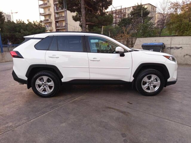 Белый Тойота РАВ 4, объемом двигателя 0 л и пробегом 112 тыс. км за 16000 $, фото 3 на Automoto.ua
