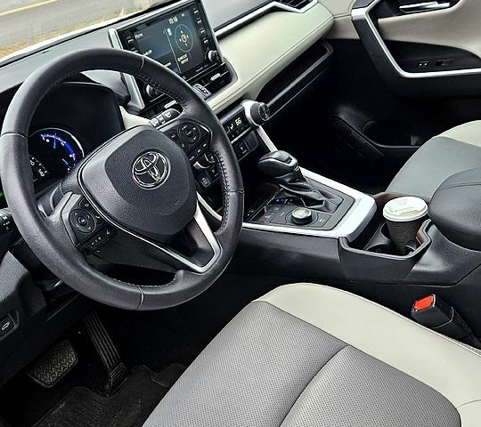 Білий Тойота РАВ 4, об'ємом двигуна 2.5 л та пробігом 100 тис. км за 36500 $, фото 3 на Automoto.ua