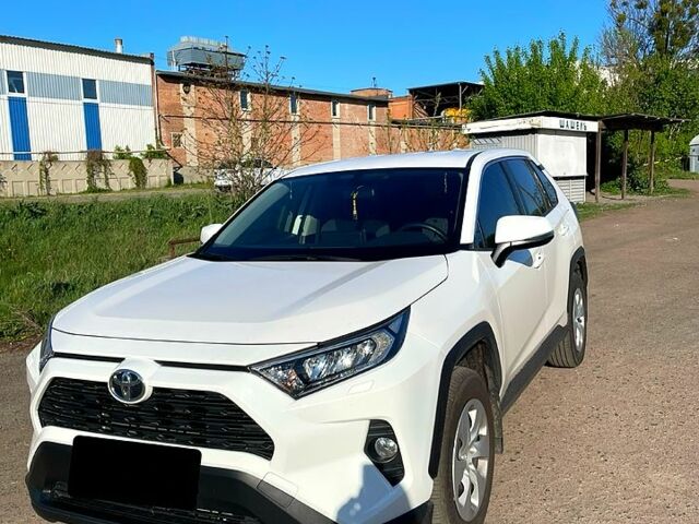 Білий Тойота РАВ 4, об'ємом двигуна 2 л та пробігом 43 тис. км за 22300 $, фото 2 на Automoto.ua