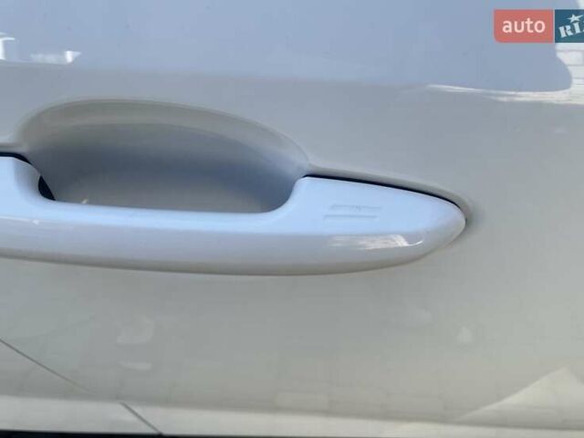 Білий Тойота РАВ 4, об'ємом двигуна 2.49 л та пробігом 75 тис. км за 35500 $, фото 10 на Automoto.ua