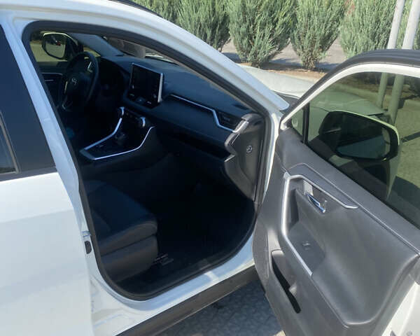 Білий Тойота РАВ 4, об'ємом двигуна 1.99 л та пробігом 61 тис. км за 34800 $, фото 15 на Automoto.ua