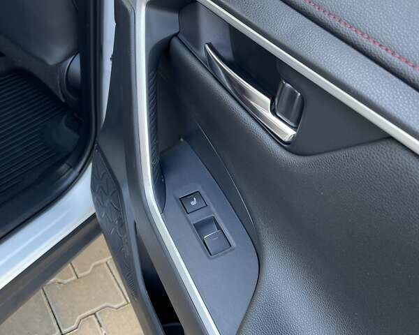 Білий Тойота РАВ 4, об'ємом двигуна 2.49 л та пробігом 75 тис. км за 35500 $, фото 27 на Automoto.ua