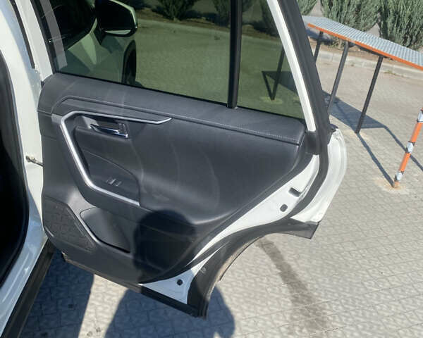 Білий Тойота РАВ 4, об'ємом двигуна 1.99 л та пробігом 61 тис. км за 34800 $, фото 12 на Automoto.ua