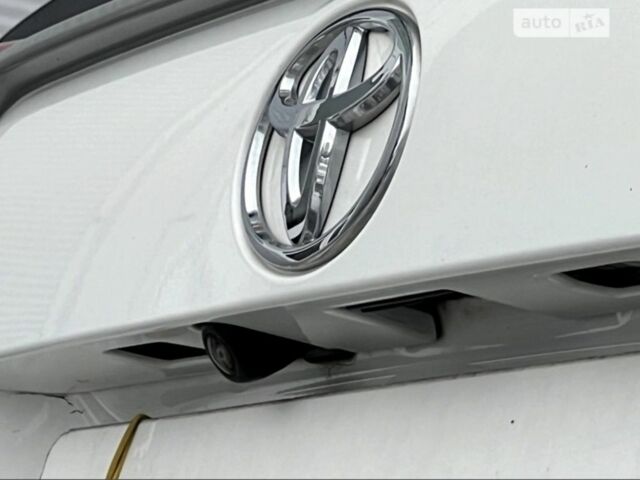 Білий Тойота РАВ 4, об'ємом двигуна 2.5 л та пробігом 64 тис. км за 27000 $, фото 5 на Automoto.ua