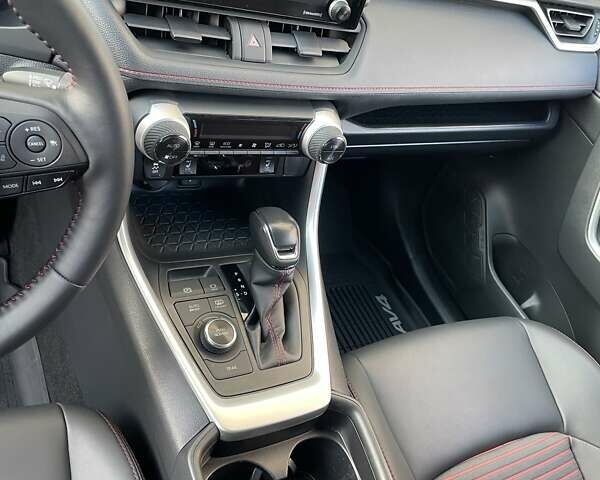 Білий Тойота РАВ 4, об'ємом двигуна 2.49 л та пробігом 75 тис. км за 35500 $, фото 16 на Automoto.ua