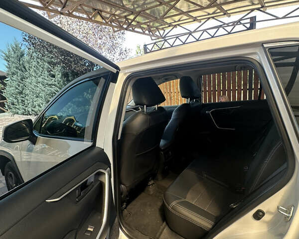 Білий Тойота РАВ 4, об'ємом двигуна 1.99 л та пробігом 89 тис. км за 27900 $, фото 18 на Automoto.ua