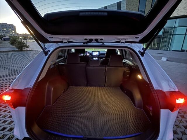 Білий Тойота РАВ 4, об'ємом двигуна 2.5 л та пробігом 64 тис. км за 27000 $, фото 12 на Automoto.ua