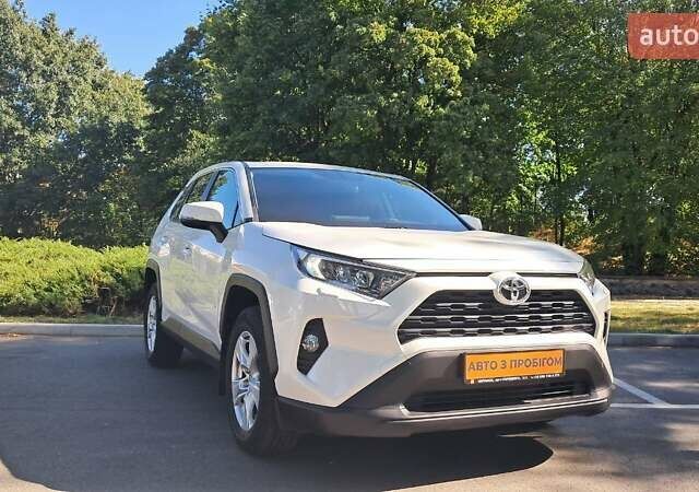Білий Тойота РАВ 4, об'ємом двигуна 1.99 л та пробігом 47 тис. км за 28000 $, фото 2 на Automoto.ua