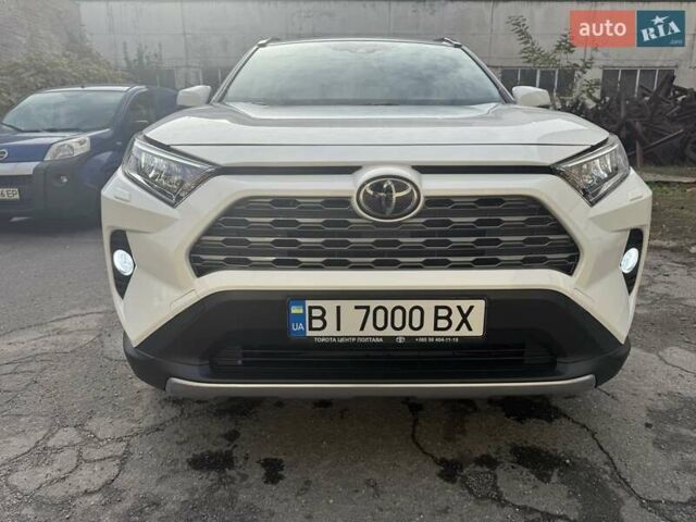 Тойота РАВ 4 2021 в Полтаве на Automoto.ua Белый Тойота РАВ 4, объемом двигателя 1.99 л и пробегом 32 тыс. км за 30900 $, фото 58 на Automoto.ua