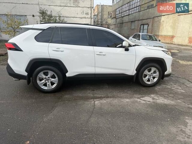 Тойота РАВ 4 2021 в Полтаве на Automoto.ua Белый Тойота РАВ 4, объемом двигателя 1.99 л и пробегом 32 тыс. км за 30900 $, фото 53 на Automoto.ua