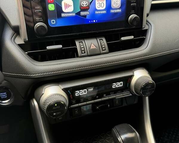 Тойота РАВ 4 2021 в Полтаве на Automoto.ua Белый Тойота РАВ 4, объемом двигателя 1.99 л и пробегом 32 тыс. км за 30900 $, фото 21 на Automoto.ua