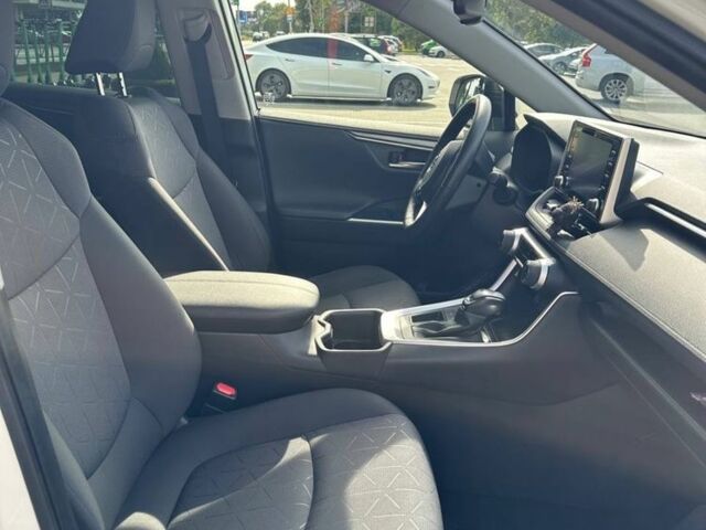 Белый Тойота РАВ 4, объемом двигателя 2 л и пробегом 57 тыс. км за 28000 $, фото 6 на Automoto.ua