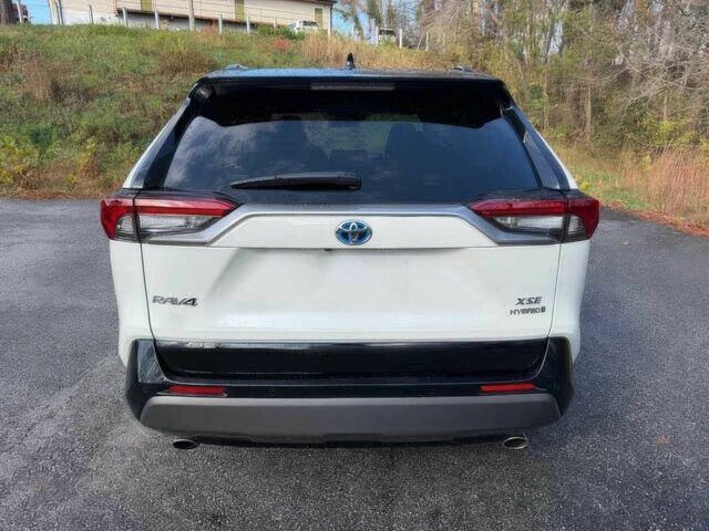 Белый Тойота РАВ 4, объемом двигателя 2.5 л и пробегом 22 тыс. км за 21599 $, фото 4 на Automoto.ua