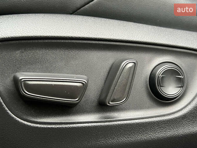 Білий Тойота РАВ 4, об'ємом двигуна 2.49 л та пробігом 57 тис. км за 38750 $, фото 19 на Automoto.ua